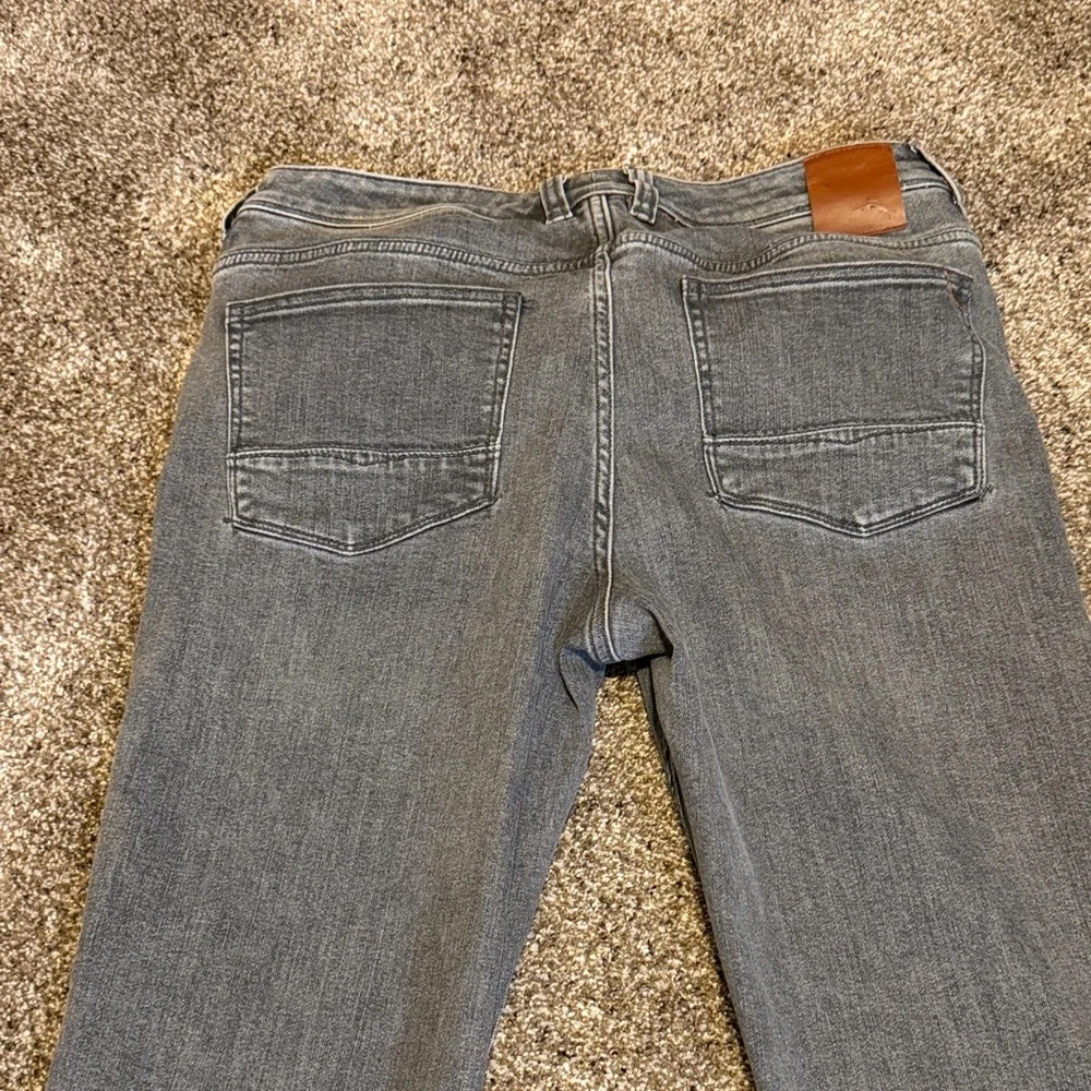 Tommy Bahama Men's Straight Jeans in Charcoal